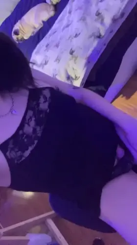 Librarian slutt needs to be serviced💦💦😈😈