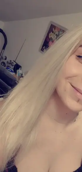 Wish I didnt had to play with myself all the time