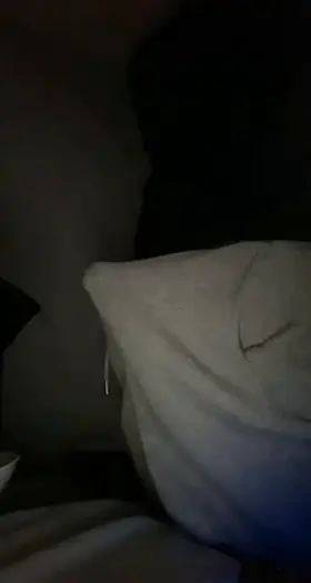 Morning wood🤤 guess my dick size for a special dm and upvoté for more of me 😏