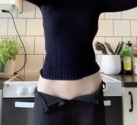 Slim thick bueaty I'm hungry now