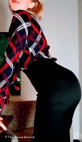 New employee? Proceed to the rear entrance... 😏 (Mid-thirties Exec)