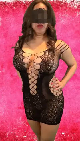 Busty curvy mature MILF