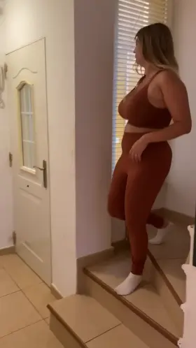 Today I received my new dildo and I couldn't wait to ride it 🔥