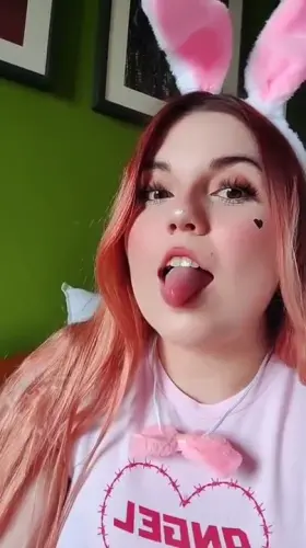 Make me your cumslut and use this pretty little mouth for what's good for...