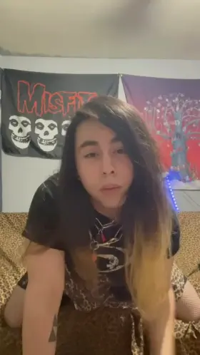 Love rubbing cum on my face