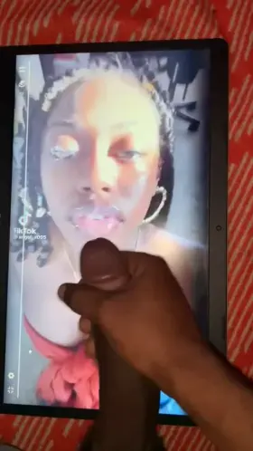 Send me ebony girls😩