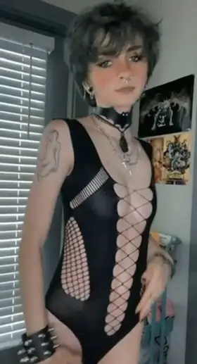 i think this ass would look a lot better with your handprints on it