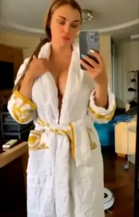 Roomba always steeling the show