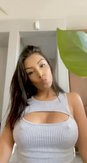 🎶 ”believe me sweetie, I got enough to feed the needy” 🎶 🍼🍼😜