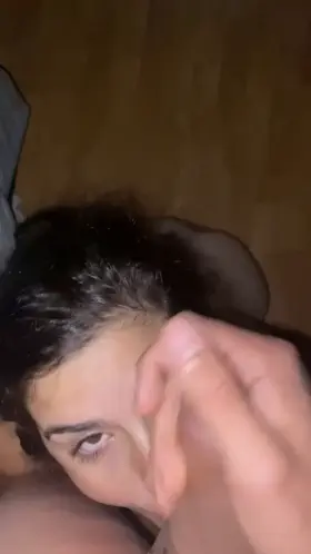 I look so pretty on my knees