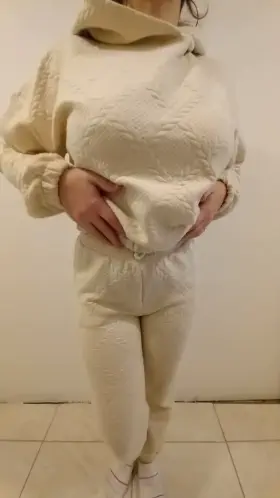 [GIF] How do you spot a blind man on a nude beach? It’s not hard.