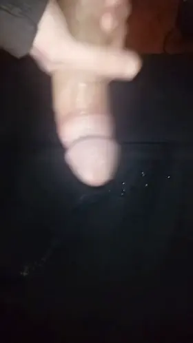 Only ⬆️ if you want to feel my cock throbbing in your mouth as I empty my balls