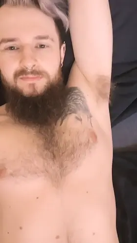 After a few really busy days I finally have some time to lay with my dick out and tease myself 😏