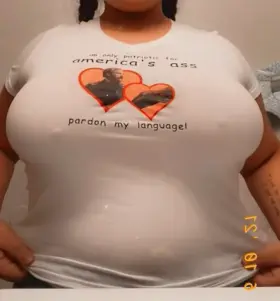 Do you like my shirt? I made it myself, perfect for a tit drop 💖