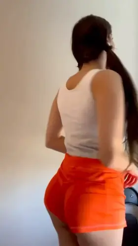 POV: I’m your ditzy hooters waitress 💖 and you ask if theres any cake in the back 🍑