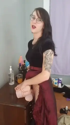 Can I stretch your holes out this much?