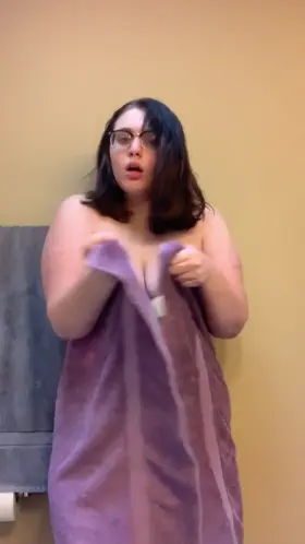 I love to know older guys wanna out there mouth on my tits