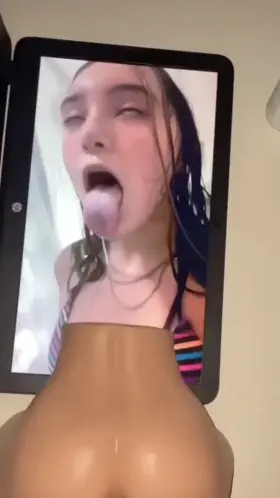 hmu if your in the mood to see your girl get some nutt on her face