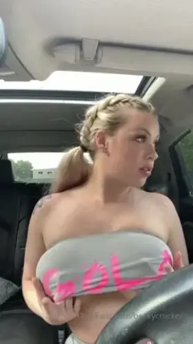 Damnn ,that's so hot !!😍😍