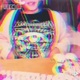 ʕ·ᴥ·ʔ Just a quick peek while I wait for the round to start.