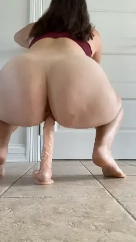 Working my Milf pussy with my big toy.