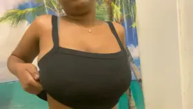 I thought that I should add some color here 💦👅