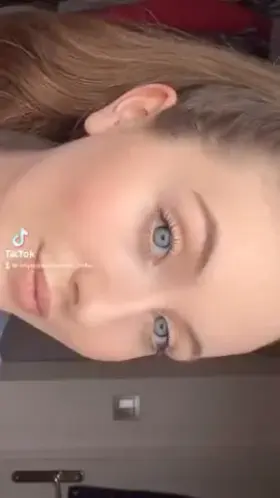 Would you rather fuck me hard or get a blowjob from me? 😋