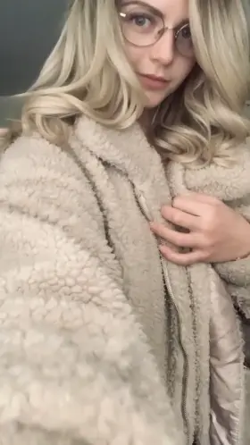 [F] I hope you don’t mind my Glasses 🤓🖤