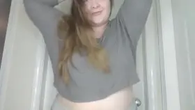 Who else is bored on a Friday night?? Come play with me! 😘