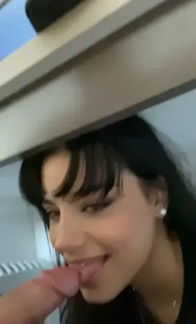 18[F]Arrows up upv*te that if you want to fuck me raw Snpcht: kimbrul