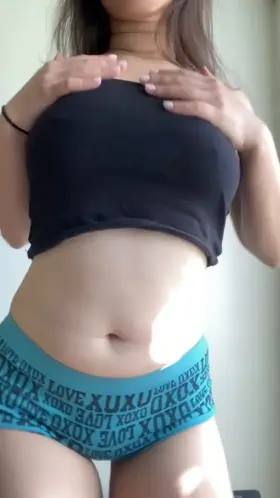 5'0 Vietnamese sexy dancer reporting for booty [oc]