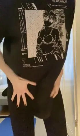 I did a little yoga study break and here I am pulling down my yoga pants for you... hope you enjoy it ฅ^•ﻌ•^ฅ