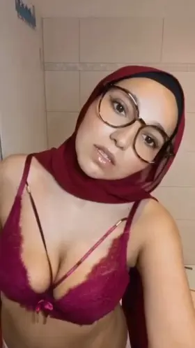 Can someone tell me if RED is hot to me? 😘