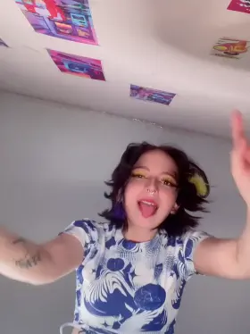 Amateur Cute Goth With Shaved Pussy