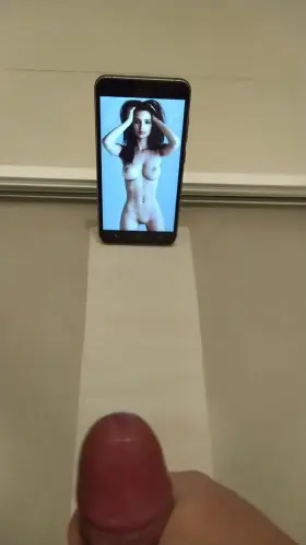 Emily Ratajkowski SlowMo 💦💦💦