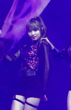 181029 IZ*ONE Throwback - Yena Bending Over