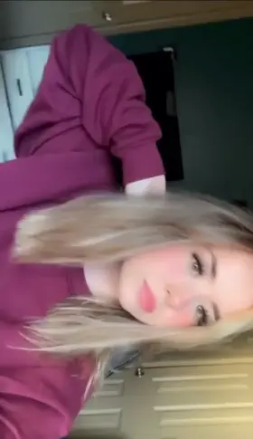 20[F4A] I’m literally sending nudes to every UP😛...sc: ebearxo