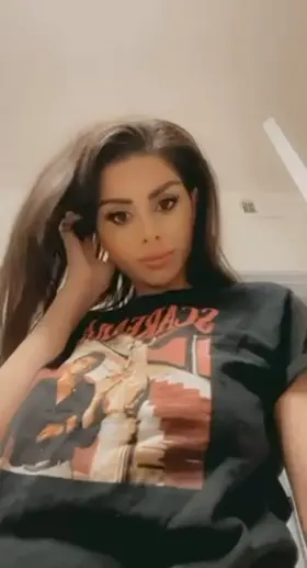 Do you like natural squishy DDD’s on a 5’1 frame?