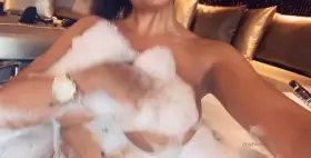 Baddie 😍🍑💦 Grab her 13gb updated content in comment (including all her sex tapes)