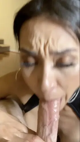 I really love feeling a hard cock in the back of my throat 🤣 Oh and I love gagging 🤣