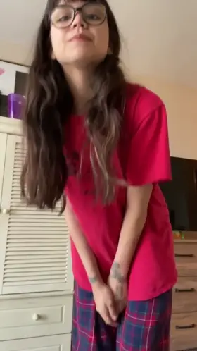 Just another petite girl with glasses tryin' to make you smile