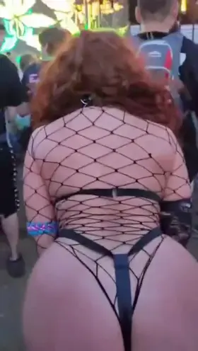 This is why I love to party in public with strangers