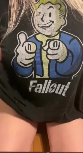 Watch these titties Fall out! 😉 [F]