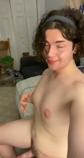 I’m getting really close to orgasming strictly from nipple play 😌