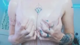 LaraLoxley bouncing out