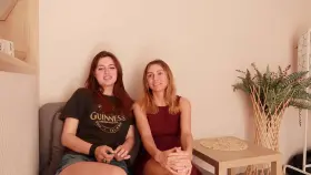 lesbian love + strap on!