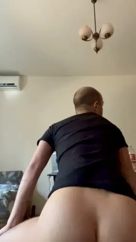 your favorite juicy peach 🐷