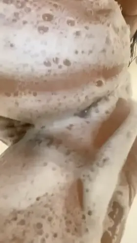 Come Fuck this fat ass in the shower 🧼❤️
