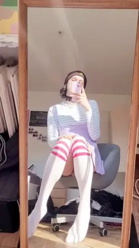 Can u help me get rid of this boner?? >.<