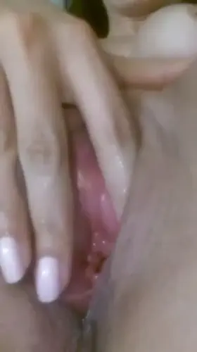 I need someone to fuck me right now!!